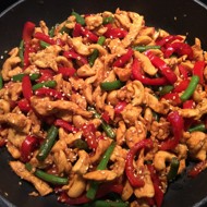 Курица с имбирем и кешью