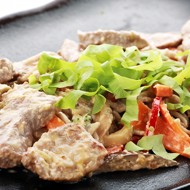 Курица с перцем и луком