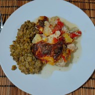 Курица с помидорами и ананасами в духовке