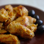 Курица, тушеная с курагой и корнем имбиря