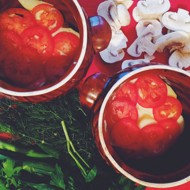 Курица, тушенная с картофелем в горшочке