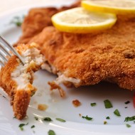 Курица в чесночной панировке