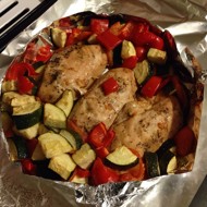 Куриная грудка в белом вине с овощами