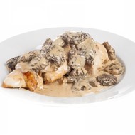 Куриная грудка со сморчками и сливочно-хересным соусом