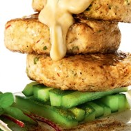 Куриные бургеры с огурцами