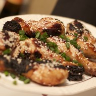 Куриные голени по-азиатски в воке