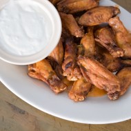 Куриные крылышки с карри и чесноком в пиве