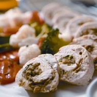 Куриные рулеты с паровыми овощами