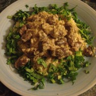 Куриные сердечки, тушеные в сливках