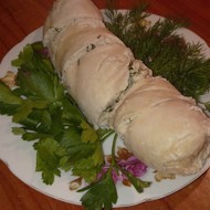 Куриный рулет с брынзой и зеленью
