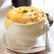 Куриный жюльен с грибами и твердым сыром