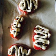 Куриное филе с грибами и помидорами