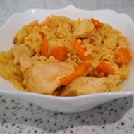 Куриное филе с рисом на сковороде