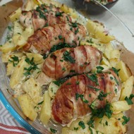 Куриное филе в беконе с чесноком