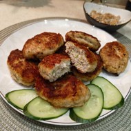 Куриные котлеты с кабачком и шампиньонами