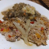 Котлеты из куриного фарша с овощами