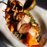 Куропатки с чечевицей в томатном соусе