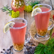 Квас из ревеня