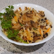 Квашеная капуста, жаренная на сковороде с грибами