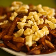 Квебекский пути́н (Poutine)