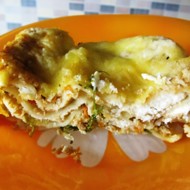 Лазанья с рукколой и болоньезе