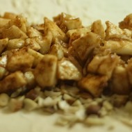 Легкий десерт из яблок и груш с мороженым