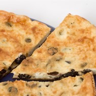 Лепешки с изюмом