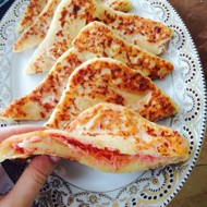 Лепешки с сыром и ветчиной