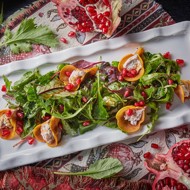 Лепестки из хурмы с сыром