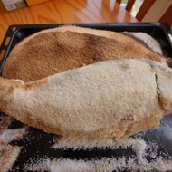 Лещ, запеченный в соли