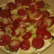 Летний киш с кабачками и беконом