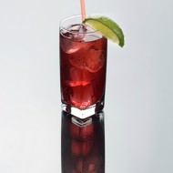 Лимонад с малиновым льдом