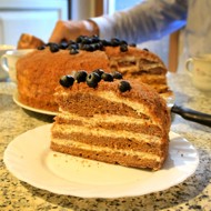 Лимонный торт с корицей и сливочным кремом