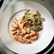 Лобстер под соусом морней