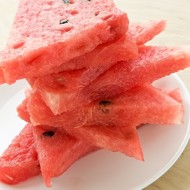 Ломтики арбуза, маринованные в текиле, с крупной солью