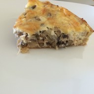 Лоранский пирог с курицей, грибами и шпинатом