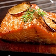 Лосось на гриле с сальсой из нектаринов