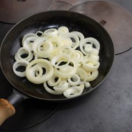 Лук репчатый жареный