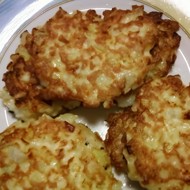 Луковые котлеты с зеленью