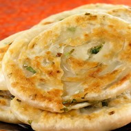 Луковые оладьи