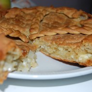 Луковый пирог с сыром