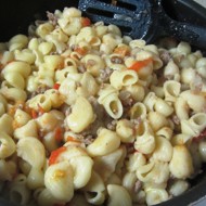 Макароны с фаршем и помидорами