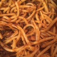 Макароны с тушенкой