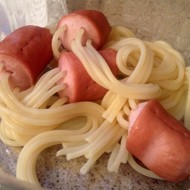 Макароны в сосисках