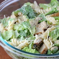 Макаронный салат «Цезарь»