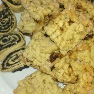 Маковый рулет из слоеного теста