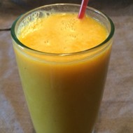 Мандариново-ананасовый смузи с гречневыми хлопьями