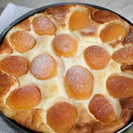 Манная запеканка с орехами и абрикосами