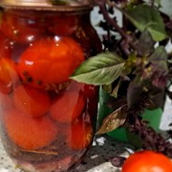 Маринованные помидоры на зиму с базиликом