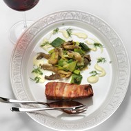 Масляная рыба в беконе